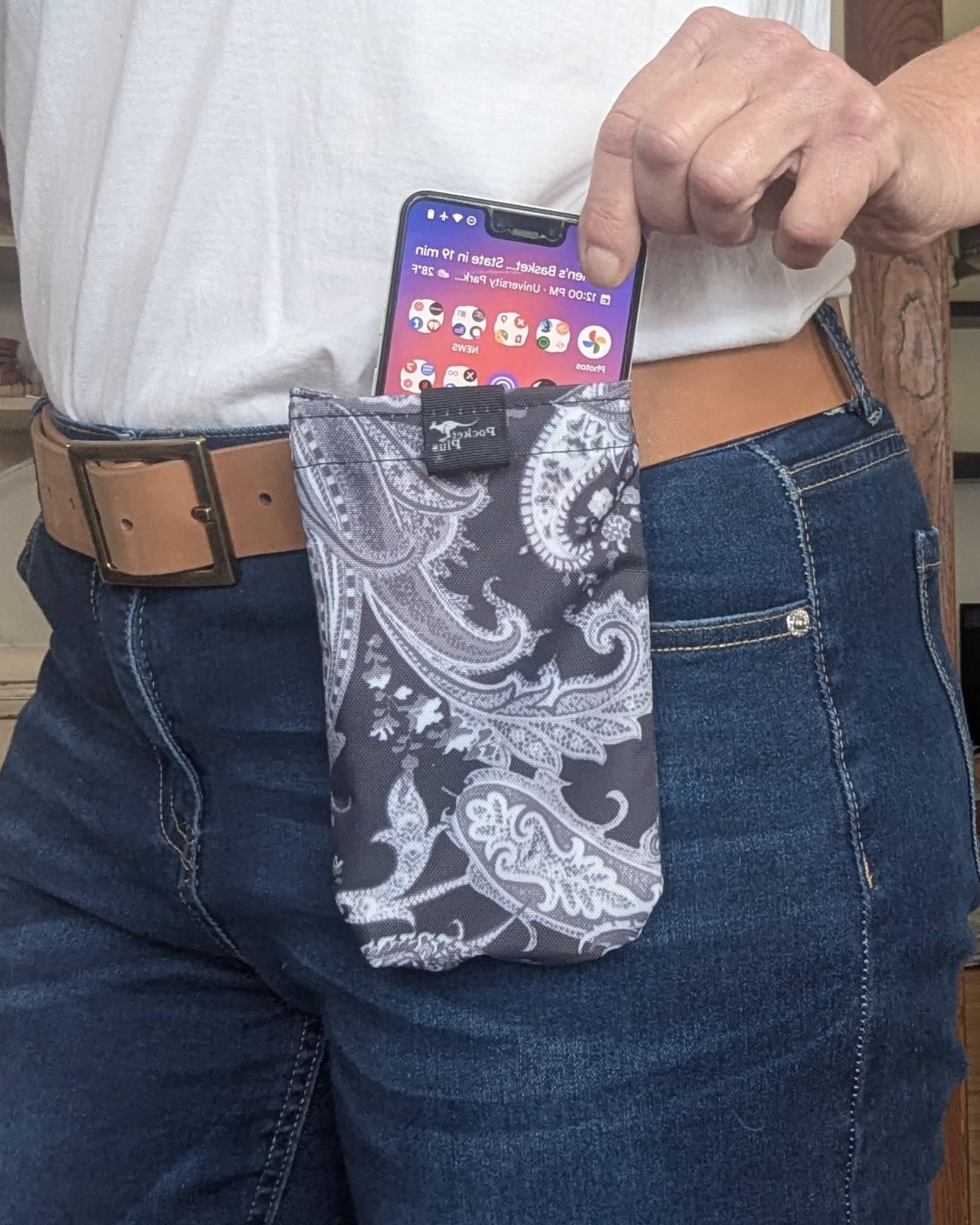The Pocket Plus | Magnetic Pocket Organizer