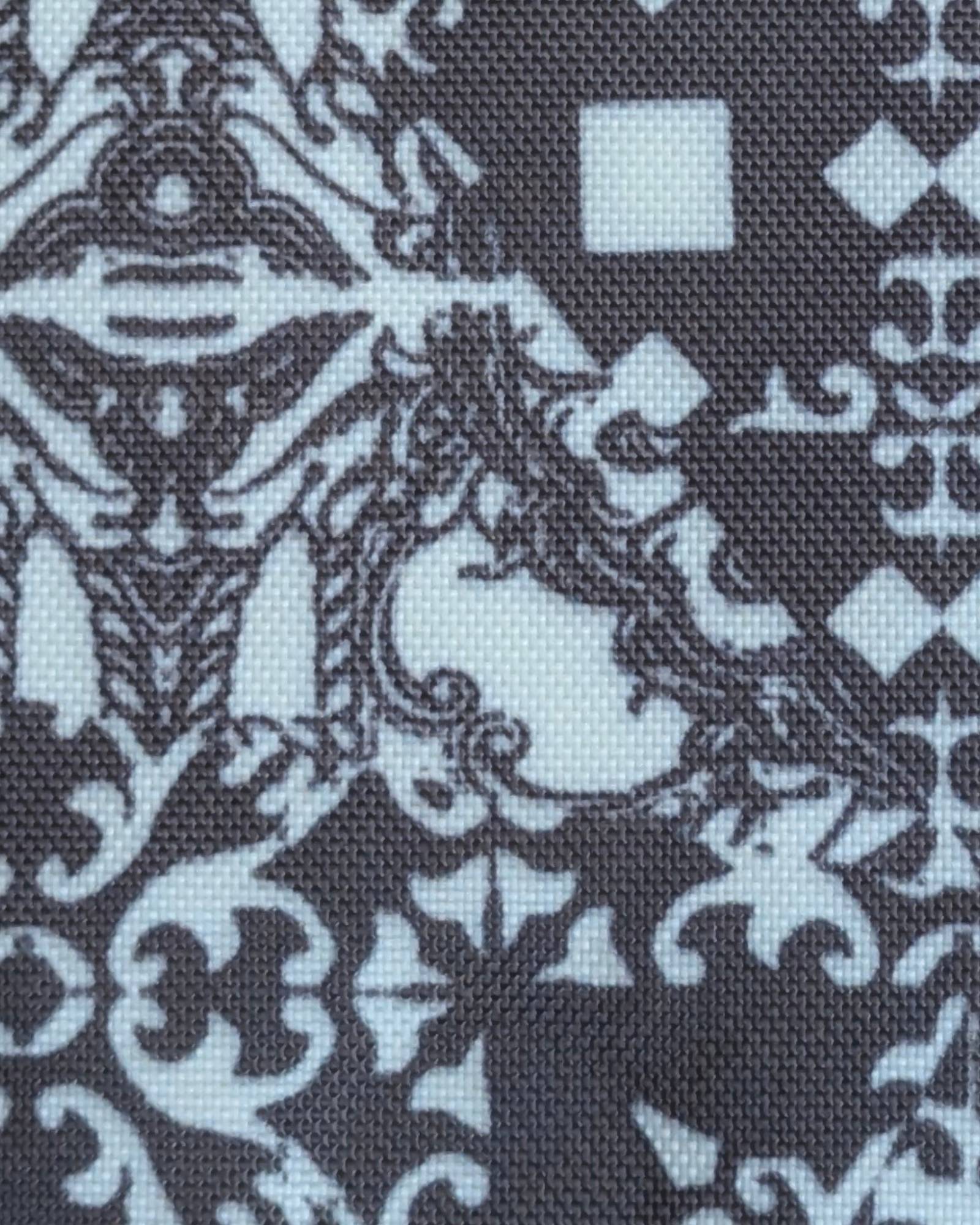 Medium | 4¼" W × 6" H