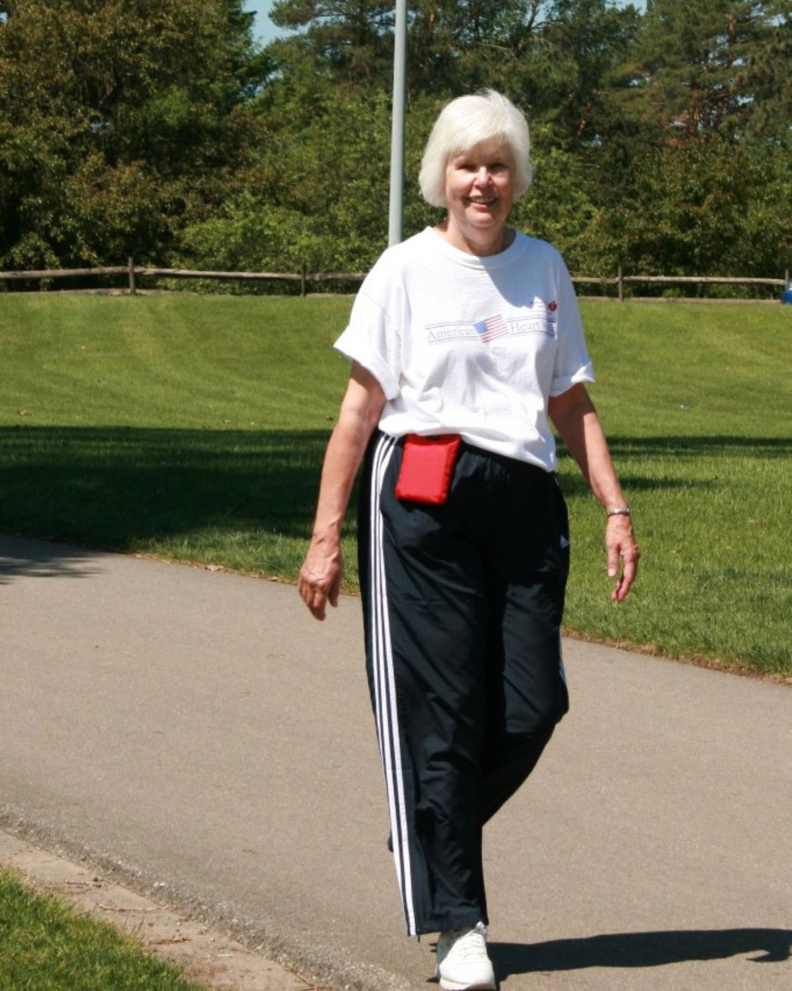 Medium | 4¼" W × 6" H